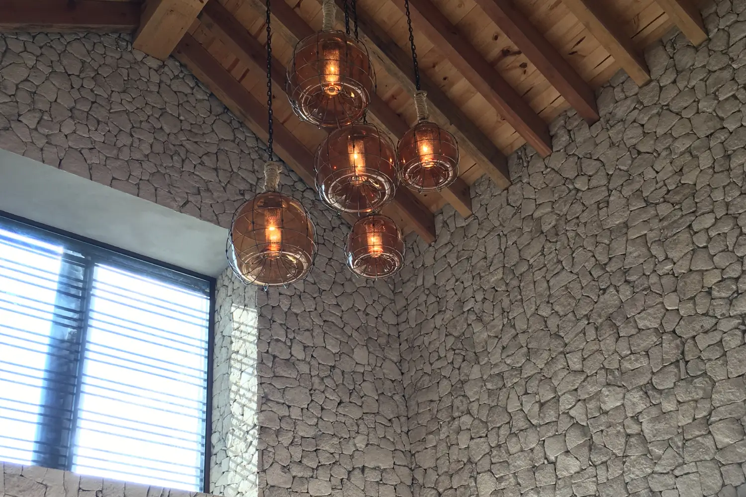 Espacios renovados en Casa JC Valle por Decaal Arquitectos