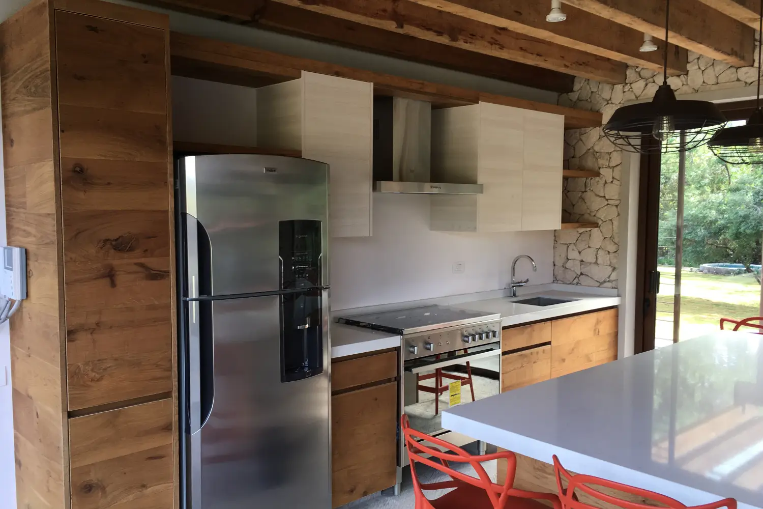 Espacios renovados en Casa JC Valle por Decaal Arquitectos