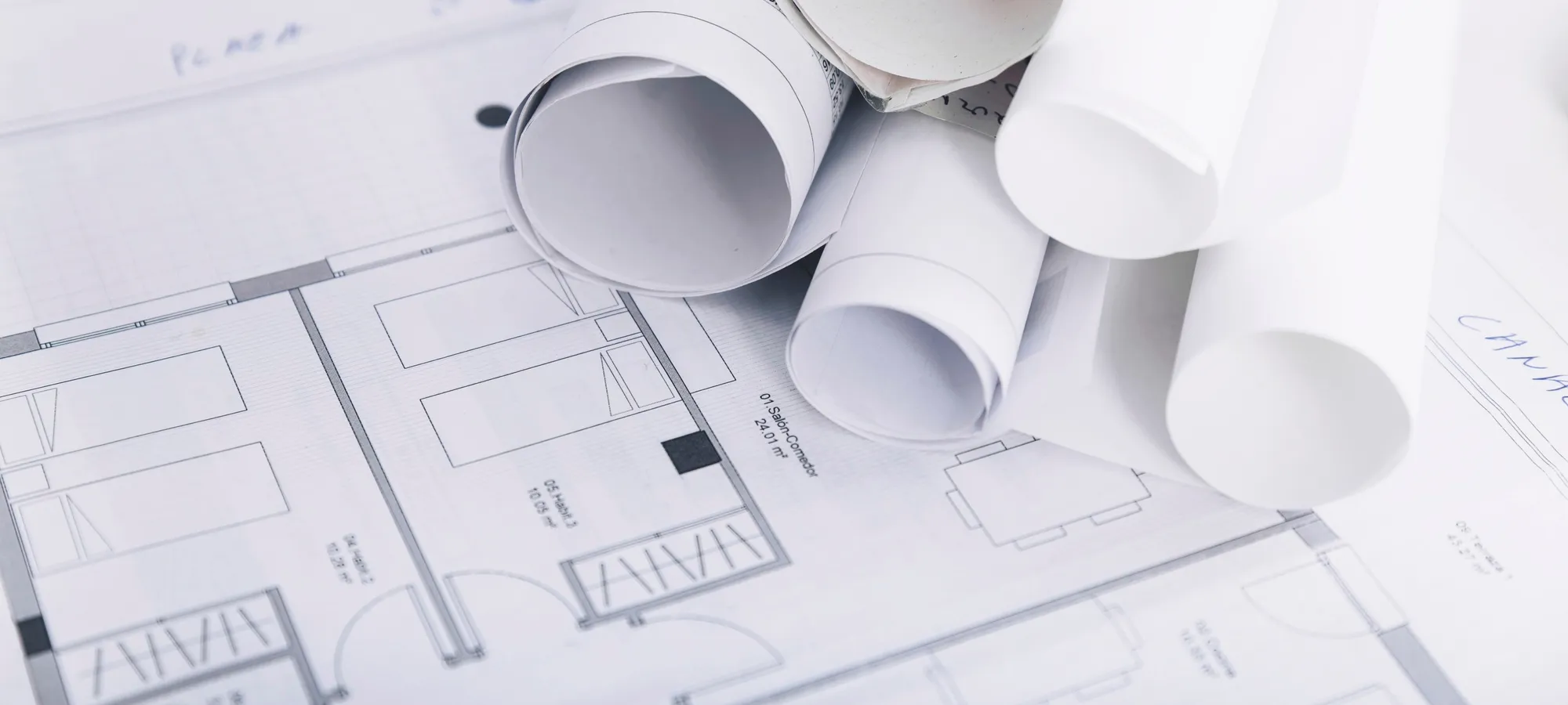 Elaboramos planos arquitectónicos completos y precisos que optimizan la construcción y evitan errores.
