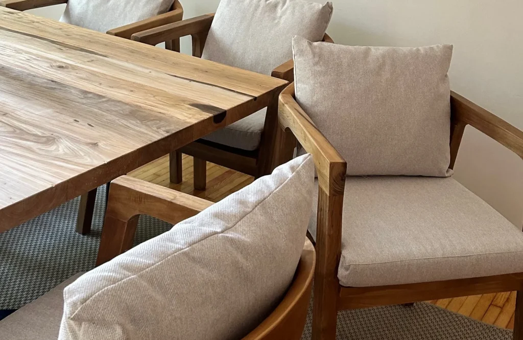 Diseñamos y fabricamos muebles fijos y personalizados que se integran perfectamente a cada espacio.
